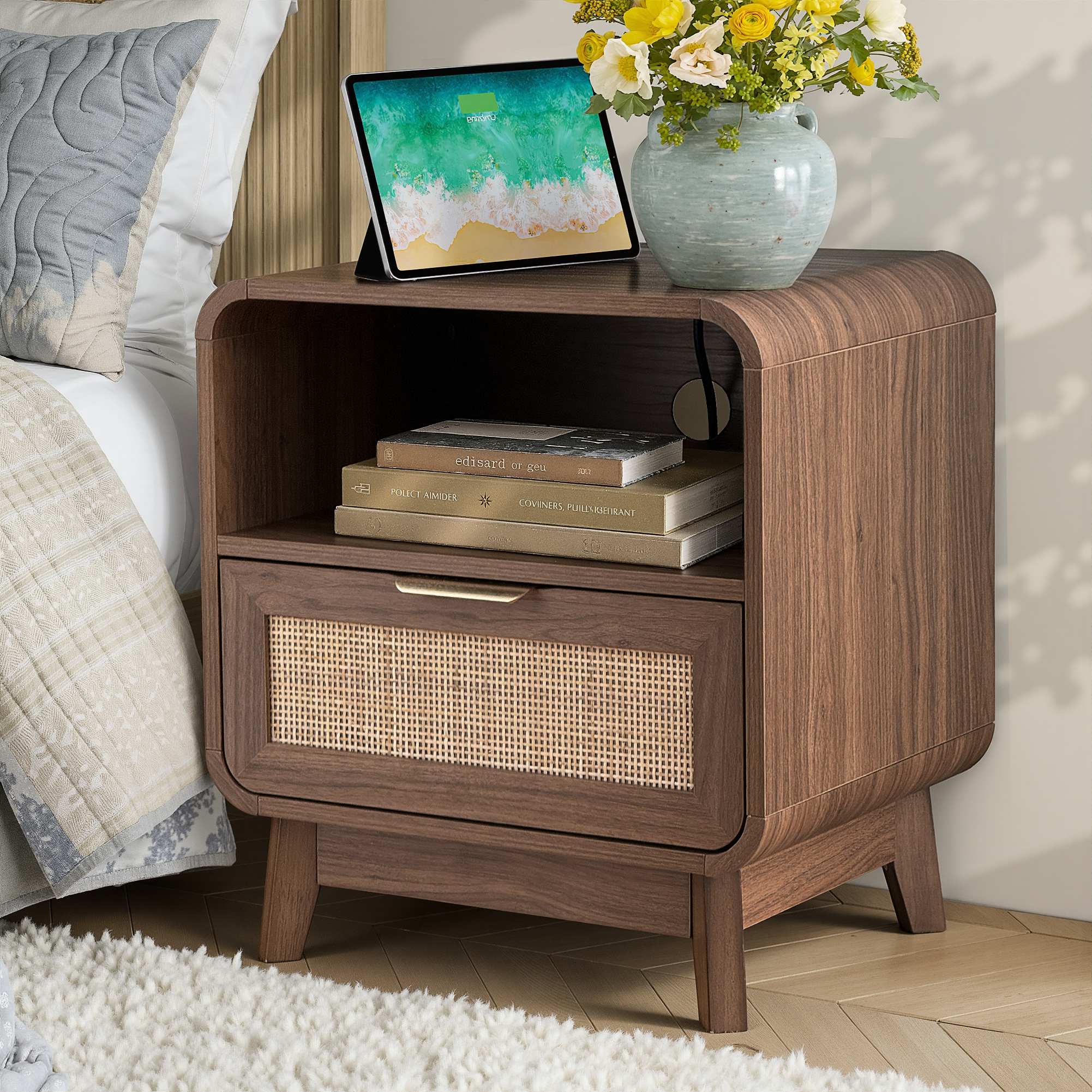 Nachttisch aus Walnuss und Rattan – Boho-Nachttisch mit Schublade