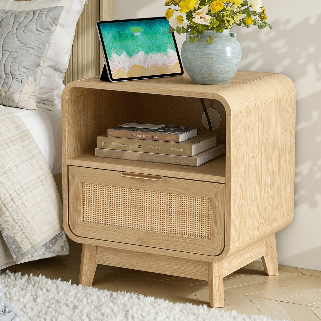 Nachttisch aus Eiche und Rattan – Boho-Nachttisch mit Schublade